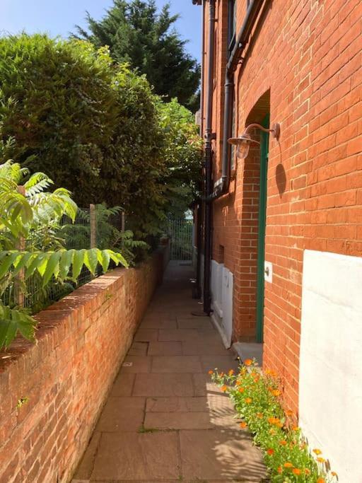 Lepine- Holiday Apartment In Sunny Folkestone Bagian luar foto